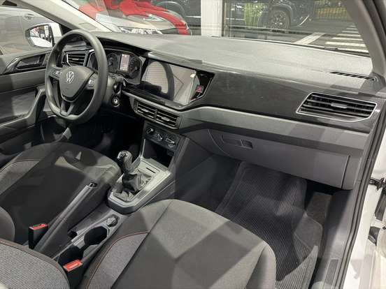 VOLKSWAGEN-POLO-2025