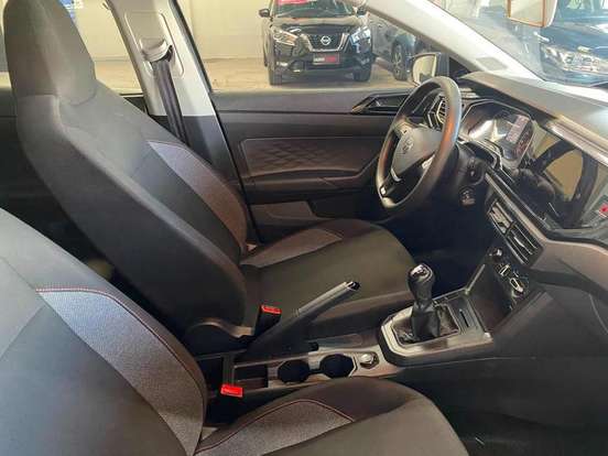 VOLKSWAGEN-POLO-2025