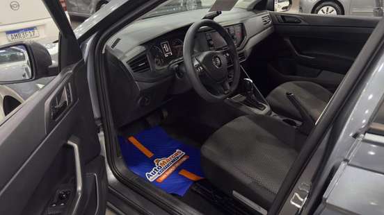VOLKSWAGEN-POLO-2019