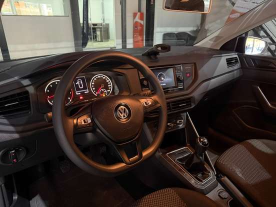 VOLKSWAGEN-POLO-2019