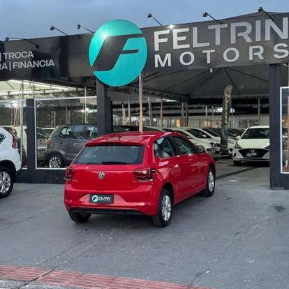 VOLKSWAGEN-POLO-2017