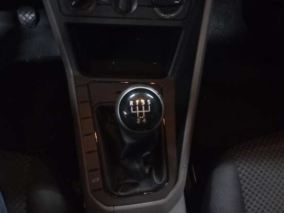 VOLKSWAGEN-POLO-2018