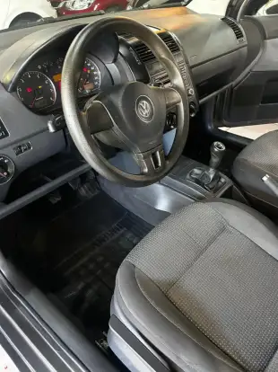 VOLKSWAGEN-POLO SEDAN-2012