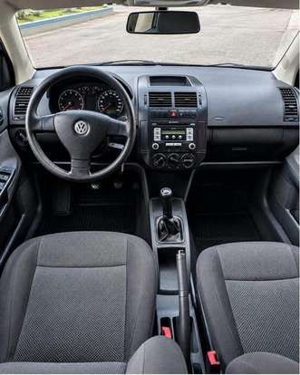 VOLKSWAGEN-POLO SEDAN-2009