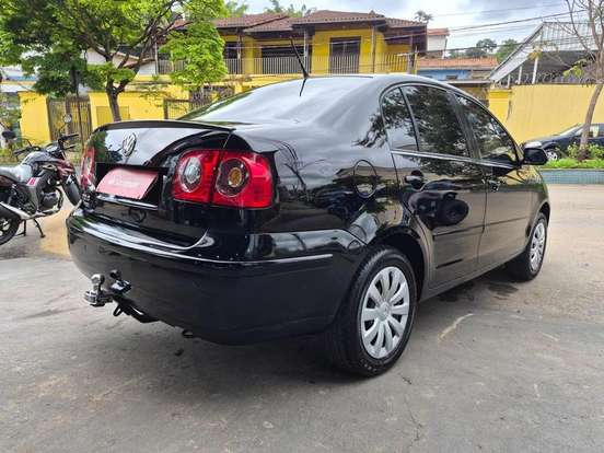 VOLKSWAGEN-POLO SEDAN-1.6 8V GASOLINA 4P MANUAL VOLKSWAGEN-POLO SEDAN-2009