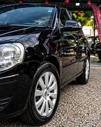 VOLKSWAGEN-POLO SEDAN-2009