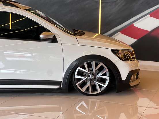 VOLKSWAGEN-SAVEIRO-2016