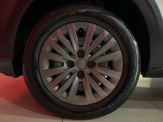 VOLKSWAGEN-SAVEIRO-2023