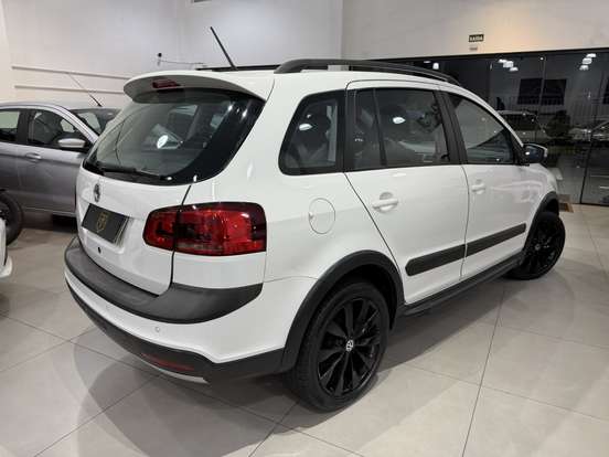 VOLKSWAGEN-SPACE CROSS-2013