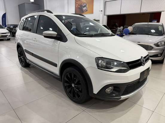 VOLKSWAGEN-SPACE CROSS-2013