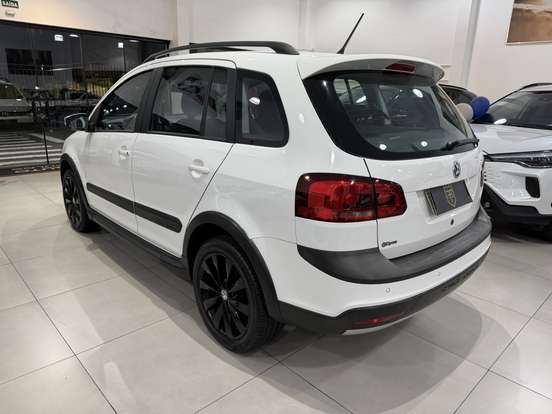 VOLKSWAGEN-SPACE CROSS-2013