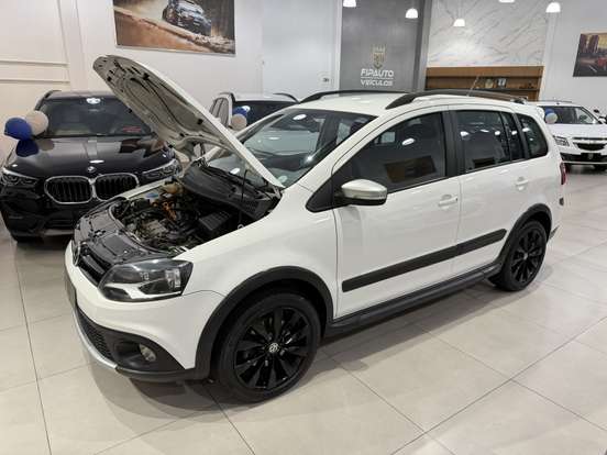 VOLKSWAGEN-SPACE CROSS-2013