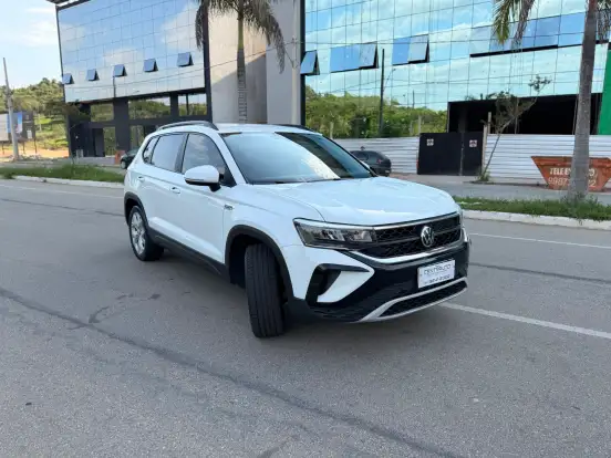 VOLKSWAGEN-TAOS-2022