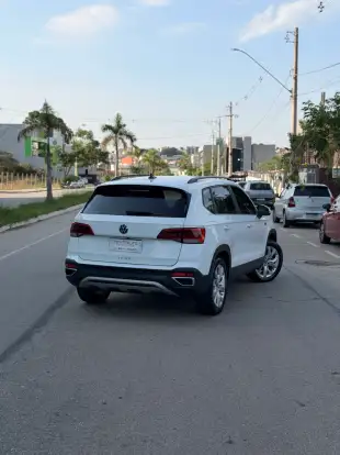 VOLKSWAGEN-TAOS-2022