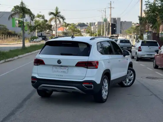 VOLKSWAGEN-TAOS-1.4 250 TSI TOTAL FLEX COMFORTLINE AUTOMÁTICO VOLKSWAGEN-TAOS-2022
