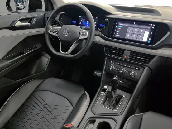 VOLKSWAGEN-TAOS-2022