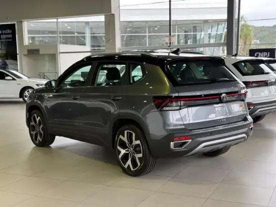 VOLKSWAGEN-TAOS-2026
