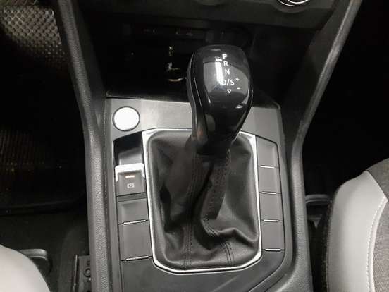 VOLKSWAGEN-TAOS-2021