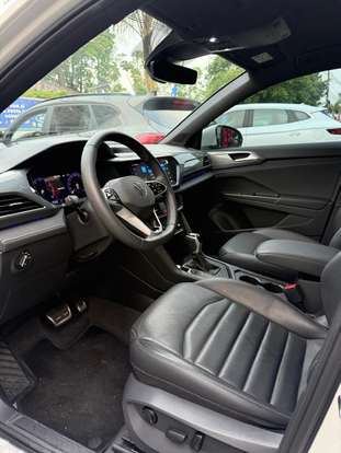 VOLKSWAGEN-TAOS-2024
