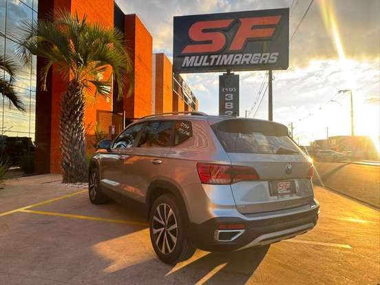 VOLKSWAGEN-TAOS-2022