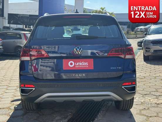 VOLKSWAGEN-TAOS-2023
