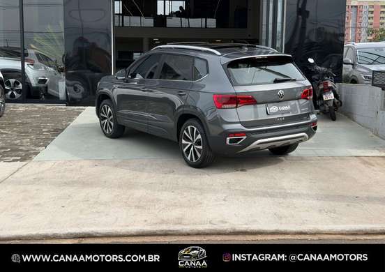 VOLKSWAGEN-TAOS-2023