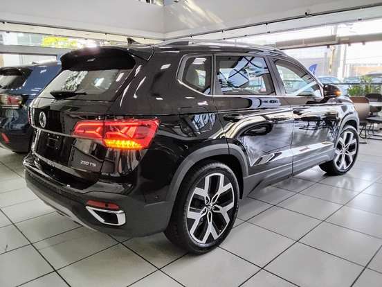 VOLKSWAGEN-TAOS-2026