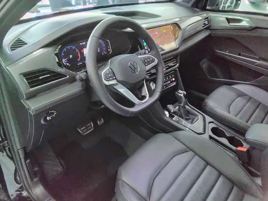 VOLKSWAGEN-TAOS-2026