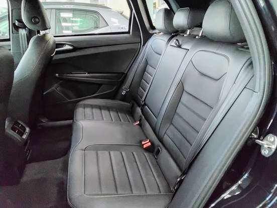 VOLKSWAGEN-TAOS-2026