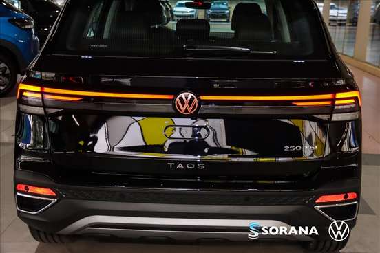 VOLKSWAGEN-TAOS-2026