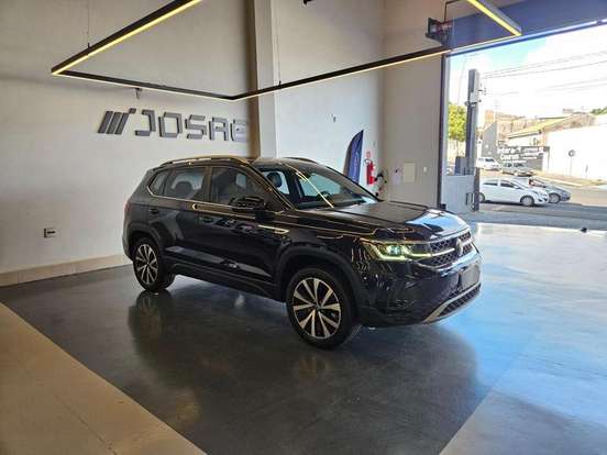 VOLKSWAGEN-TAOS-2023