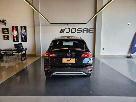VOLKSWAGEN-TAOS-2023