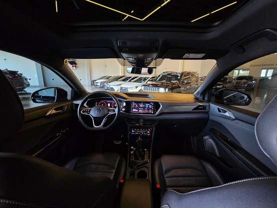 VOLKSWAGEN-TAOS-2023