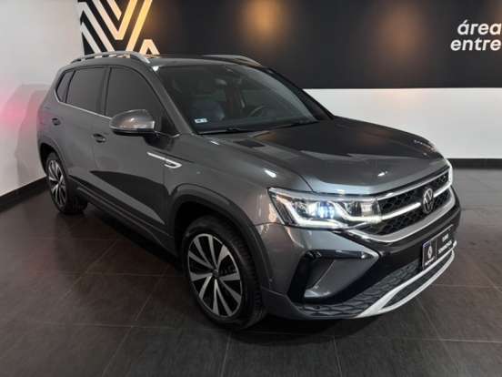 VOLKSWAGEN-TAOS-2023