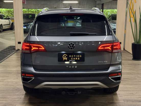 VOLKSWAGEN-TAOS-2023