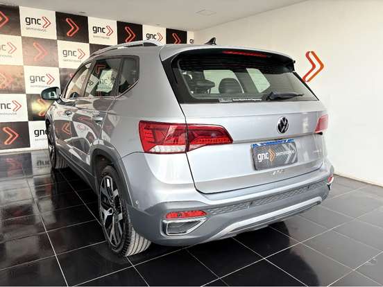 VOLKSWAGEN-TAOS-2024
