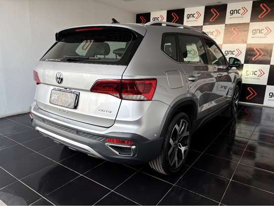 VOLKSWAGEN-TAOS-2024