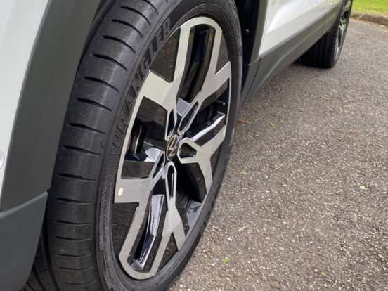 VOLKSWAGEN-TAOS-1.4 250 TSI TOTAL FLEX HIGHLINE AUTOMÁTICO VOLKSWAGEN-TAOS-2025