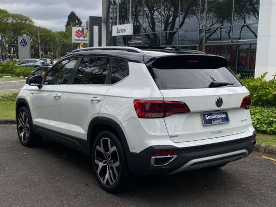 VOLKSWAGEN-TAOS-2025
