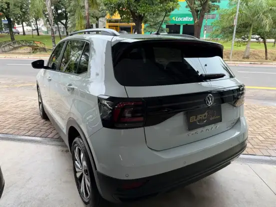 VOLKSWAGEN-T-CROSS-2020