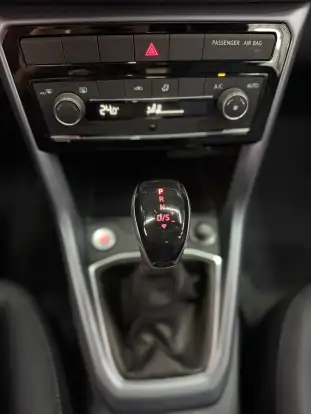 VOLKSWAGEN-T-CROSS-2021