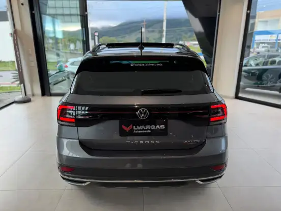 VOLKSWAGEN-T-CROSS-2023