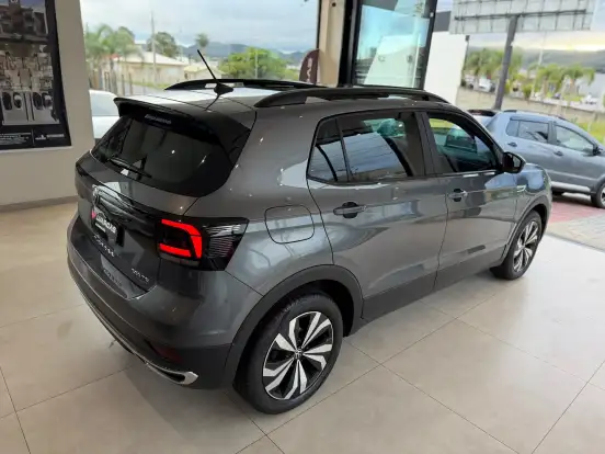 VOLKSWAGEN-T-CROSS-2023
