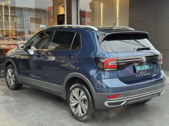 VOLKSWAGEN-T-CROSS-1.4 250 TSI TOTAL FLEX HIGHLINE AUTOMÁTICO VOLKSWAGEN-T-CROSS-2019