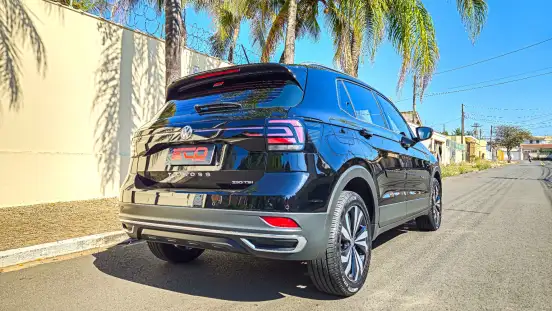 VOLKSWAGEN-T-CROSS-2021