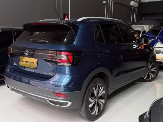 VOLKSWAGEN-T-CROSS-2023