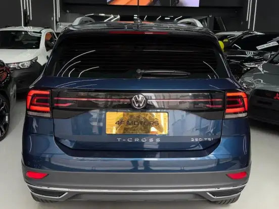 VOLKSWAGEN-T-CROSS-2023