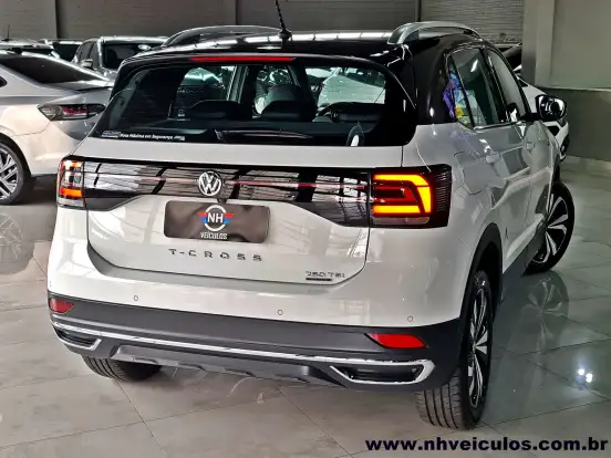 VOLKSWAGEN-T-CROSS-2019