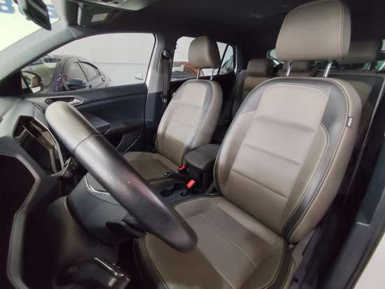 VOLKSWAGEN-T-CROSS-2021