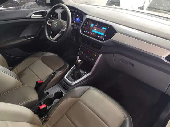 VOLKSWAGEN-T-CROSS-2021